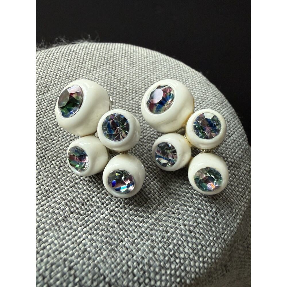 Selro Acrylic Ab Rhinestone Clip Abstract Earnings Modernist White Vintage Retro